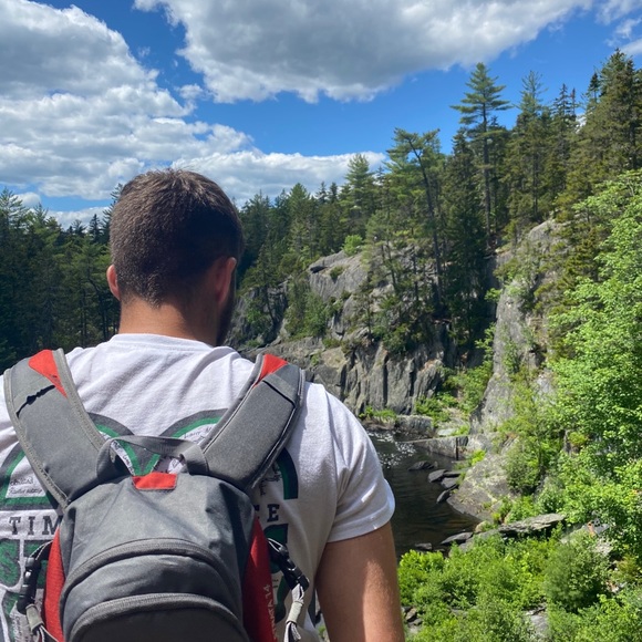 Meet your Posher, Eden - Picture 1 of 1